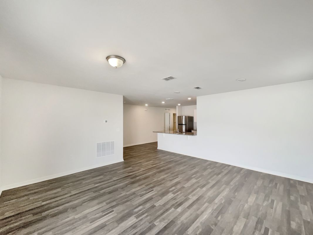 Property photo 3 of 305 Camellia Ct