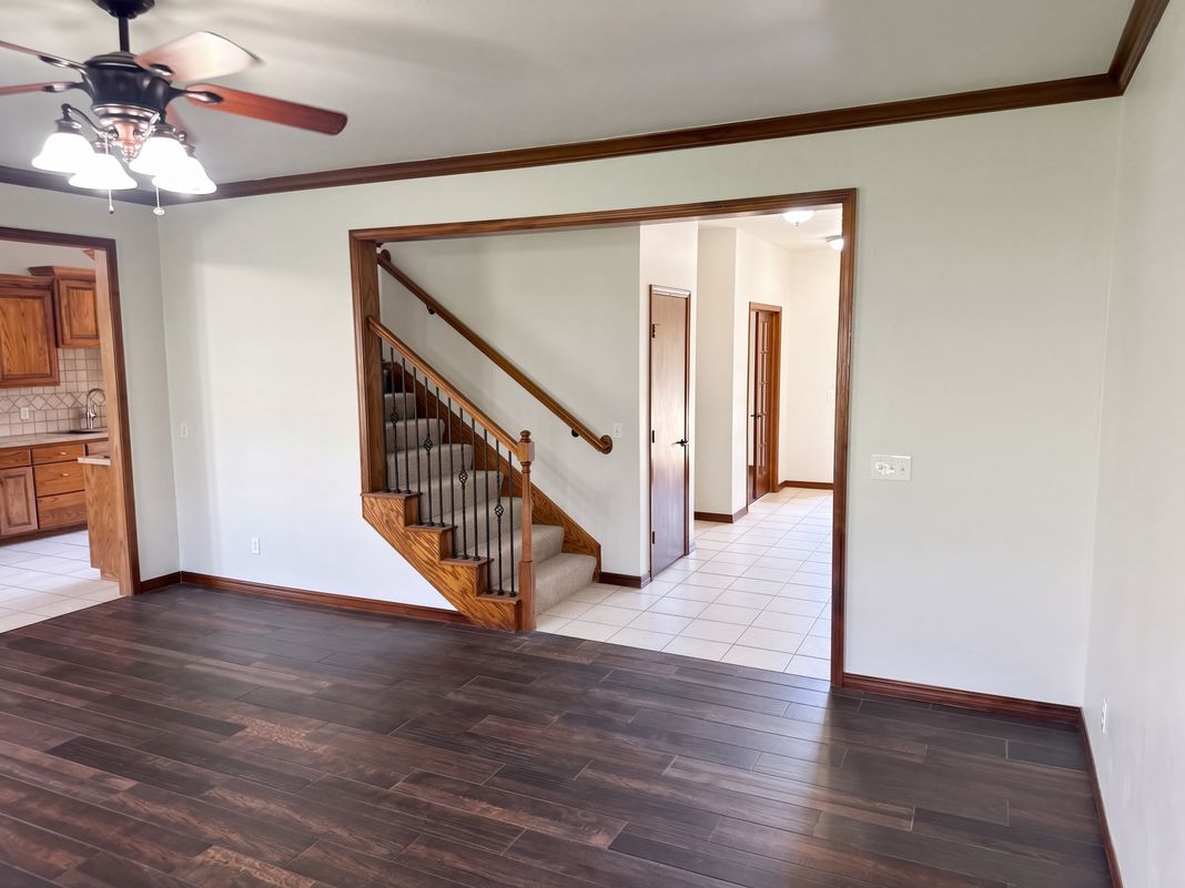 Property photo 3 of 1919 E Kelsey Ln