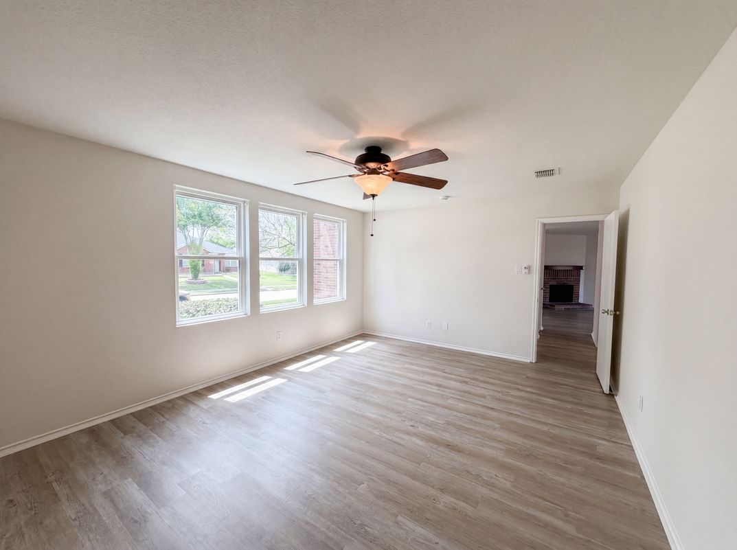 Photo 8 of 23 of 2904 Lake Vista Dr, Wylie, TX