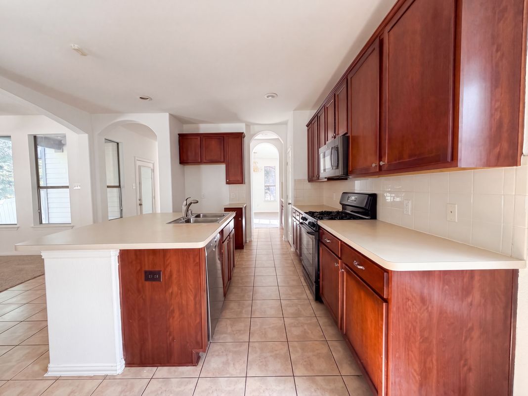 Property photo 2 of 1700 Forsythe Dr