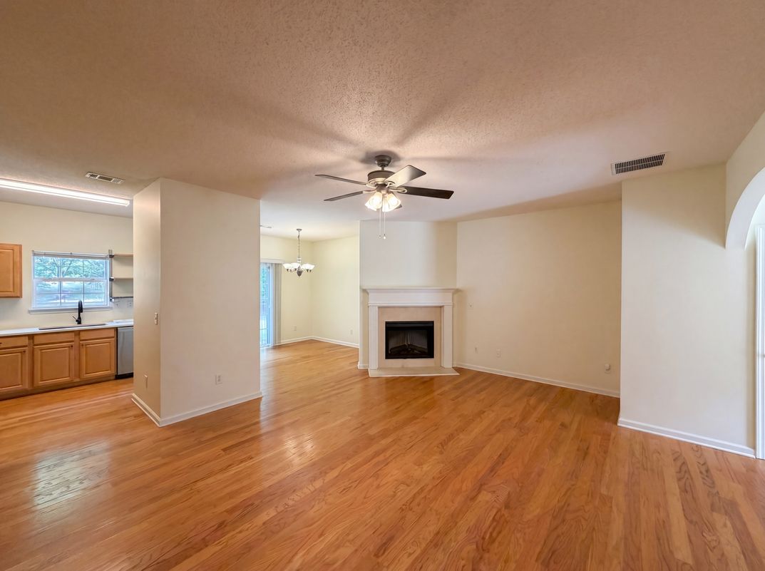 Property photo 3 of 2350 Heritage Park Cir NW