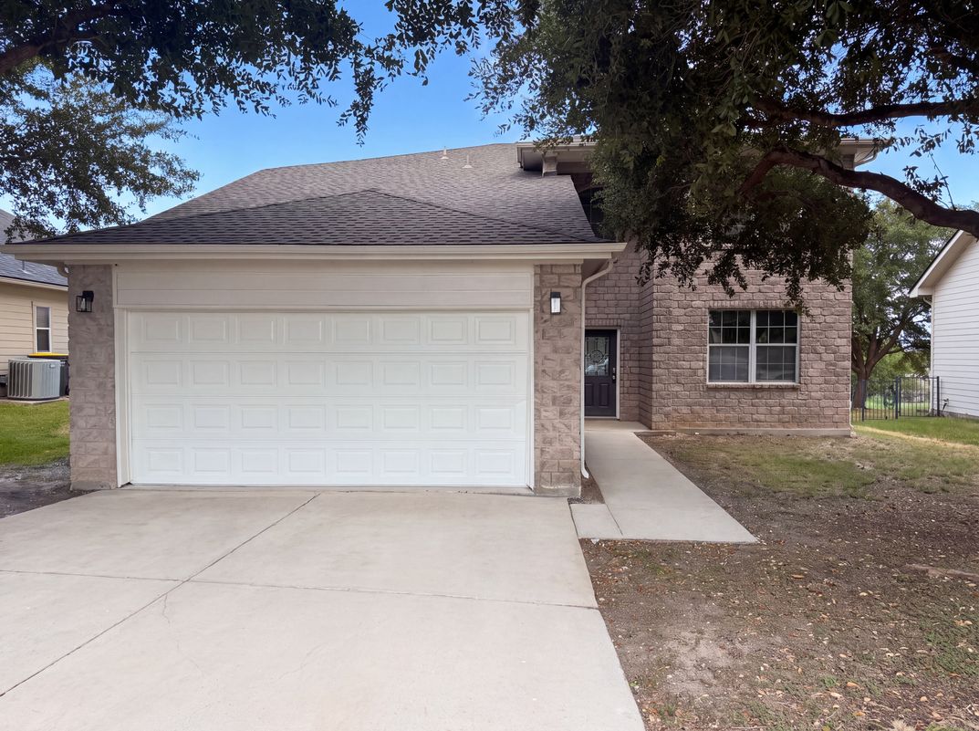 Property photo 1 of 3765 Columbia Dr