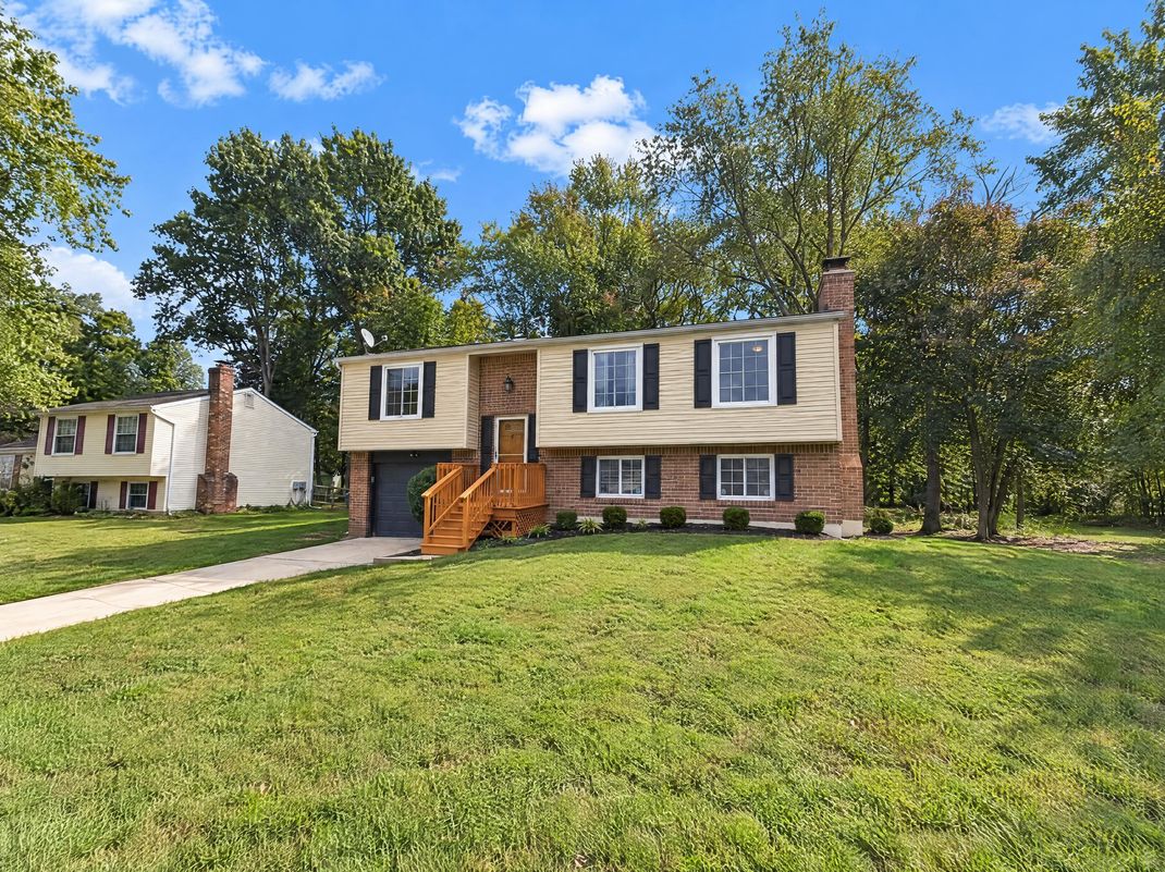 Property photo 1 of 3102 Knolewater Ct