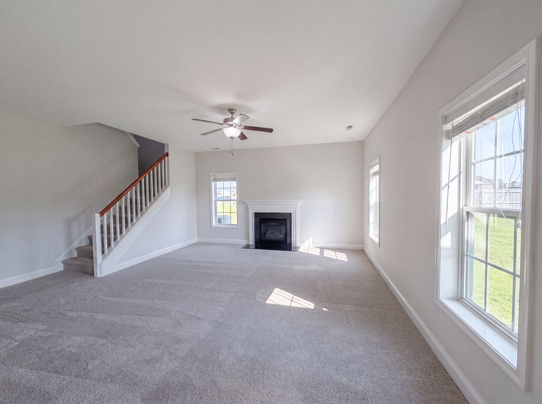 Property photo 3 of 940 Pecan Grove Loop