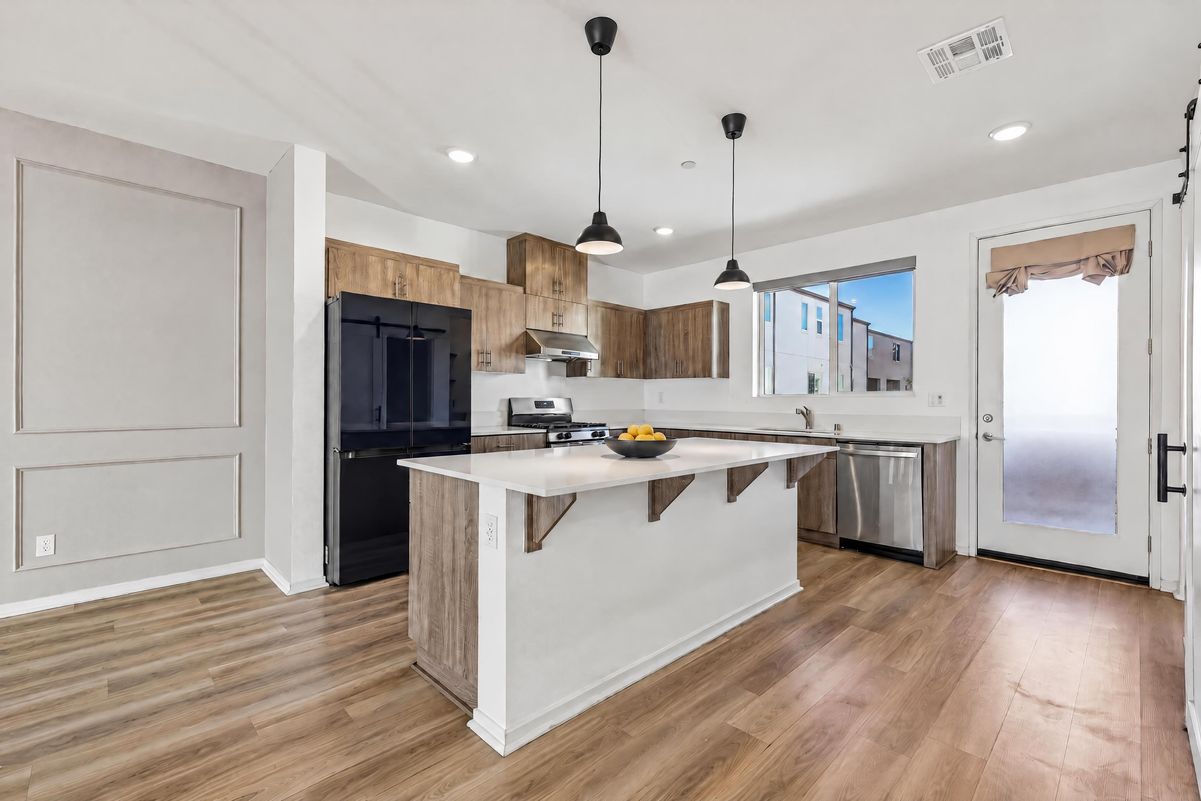 Property photo 2 of 5227 Surfwalk Way Unit 106