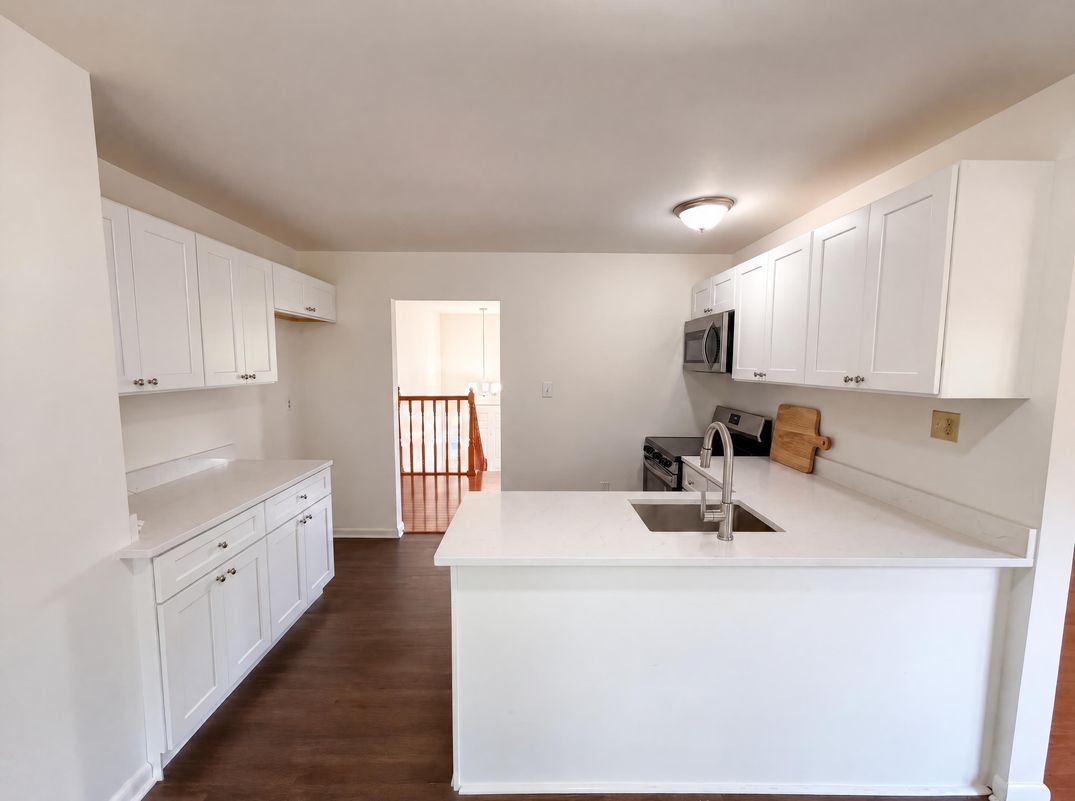 Property photo 2 of 12708 Lampton Ln