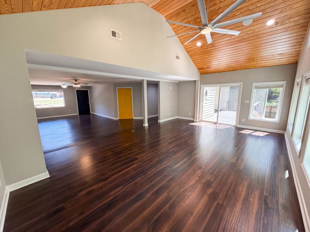 Property photo 3 of 1322 Carolyn Dr
