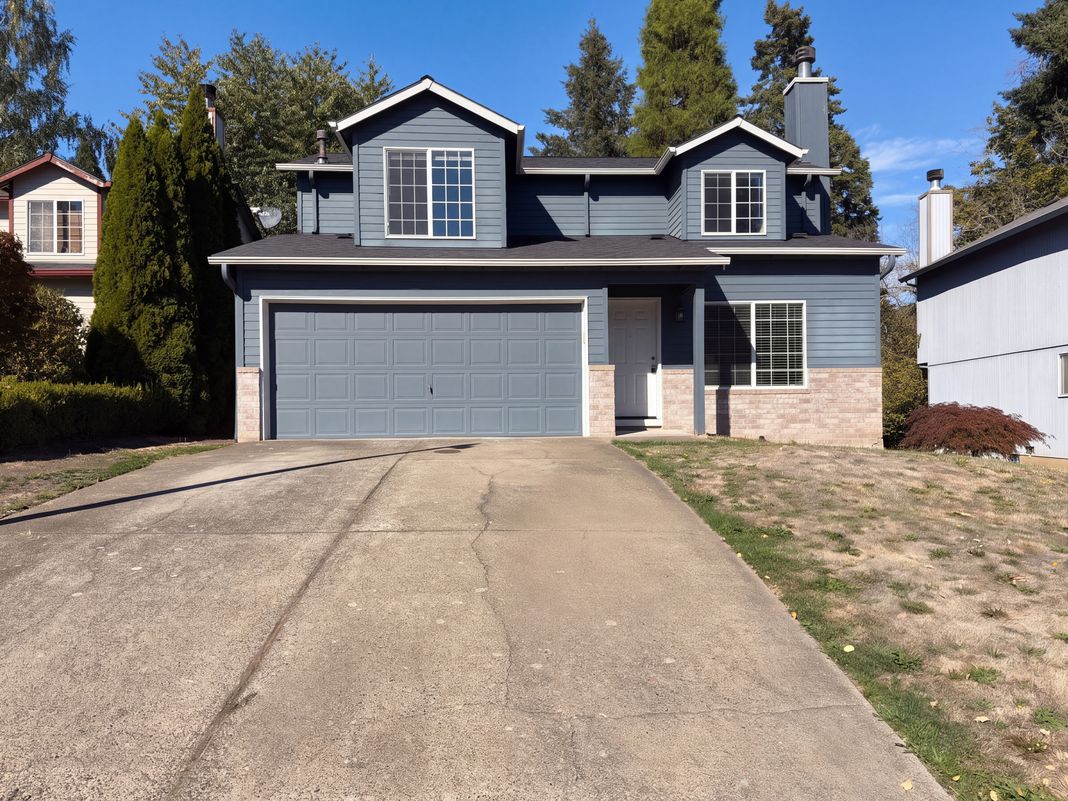 Property photo 1 of 17475 SW Eirwen St