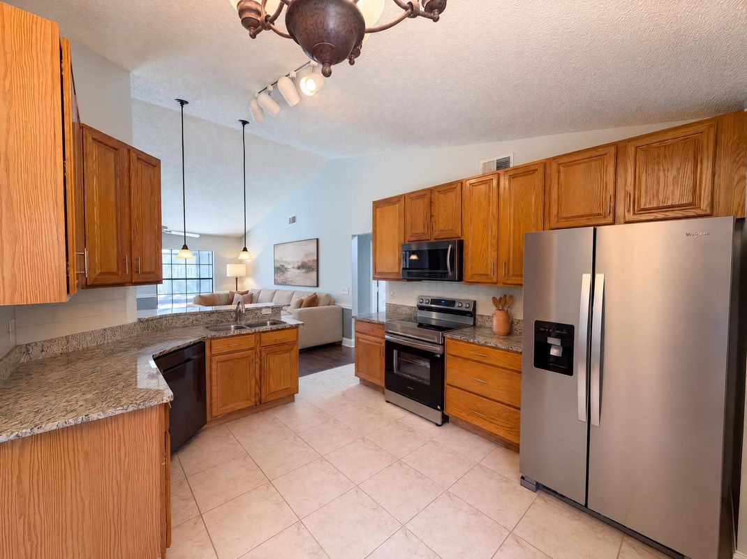 Property photo 2 of 14725 Eagles Crossing Dr