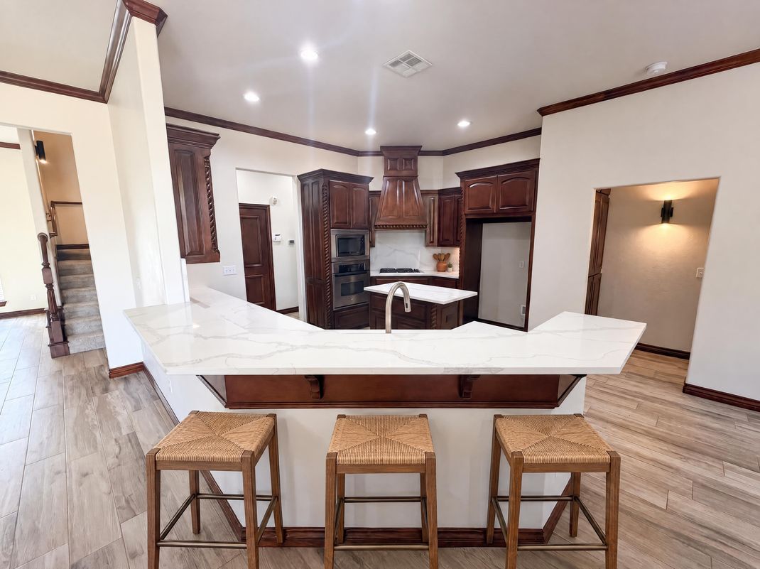Property photo 2 of 1017 W Camellia Way