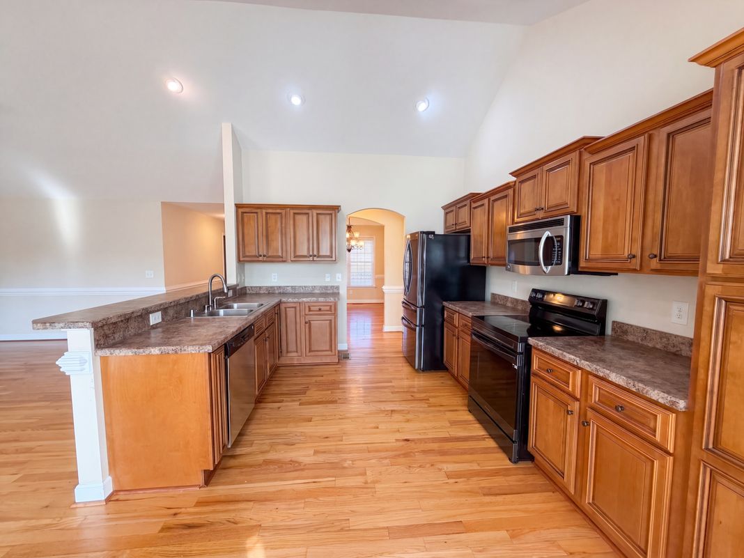Property photo 2 of 4024 Tarmac Dr