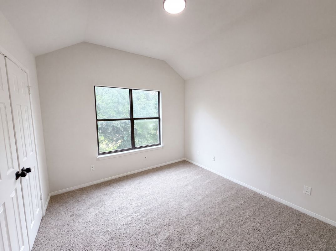 Photo 13 of 24 of 1517 River Oak Dr, Leander, TX