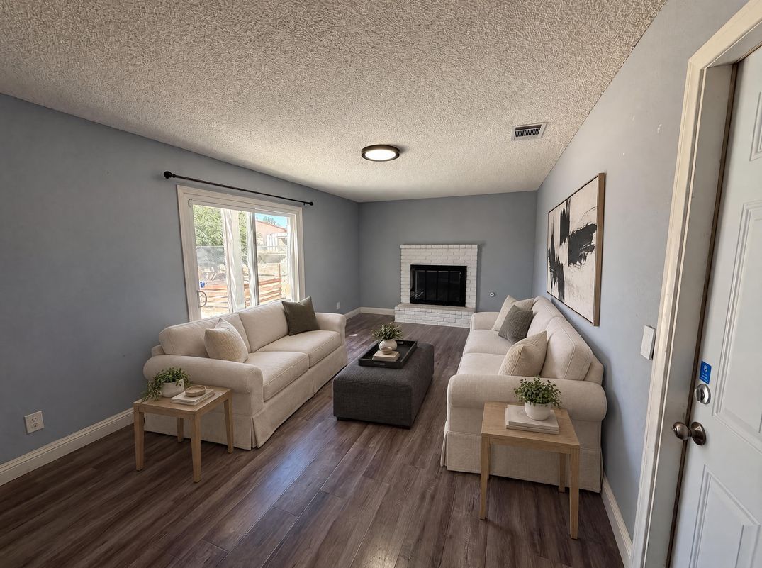 Property photo 3 of 15929 La Verida Dr