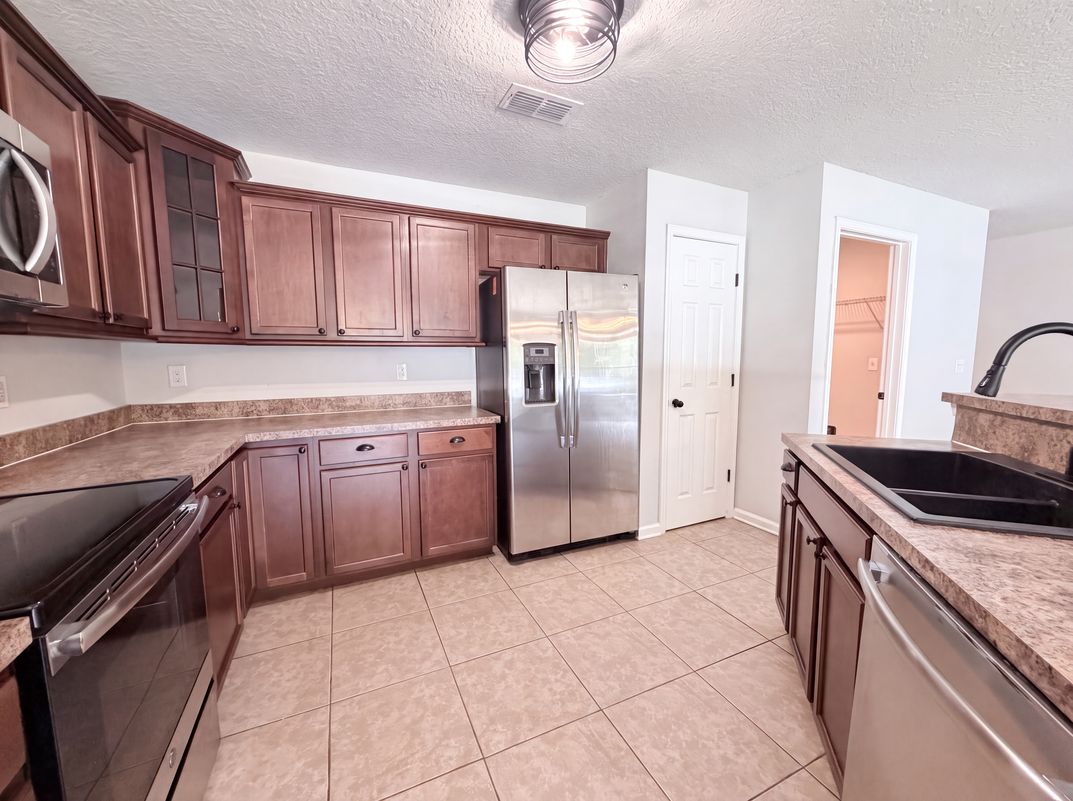 Property photo 2 of 7428 Sweet Rose Ln