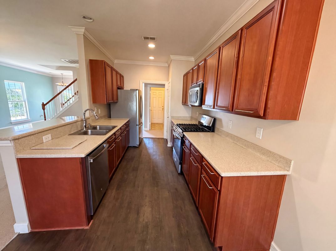Property photo 2 of 116 Stonemill Ct