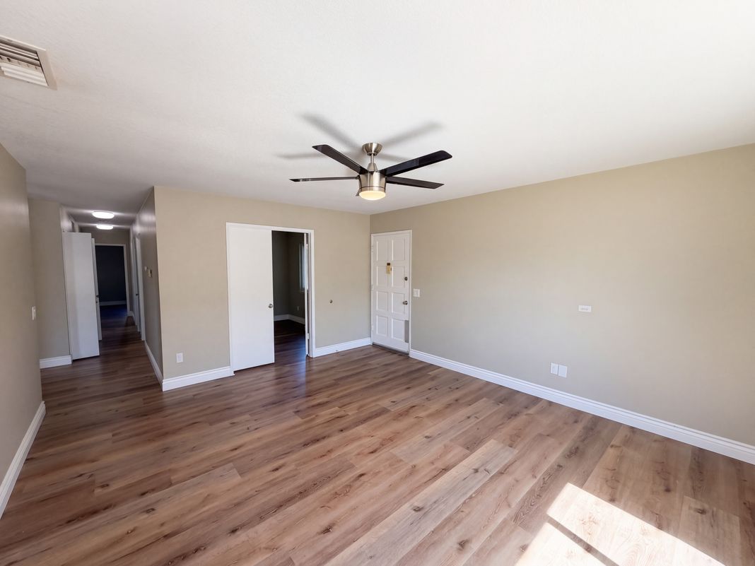 Property photo 3 of 11828 Craw Ave