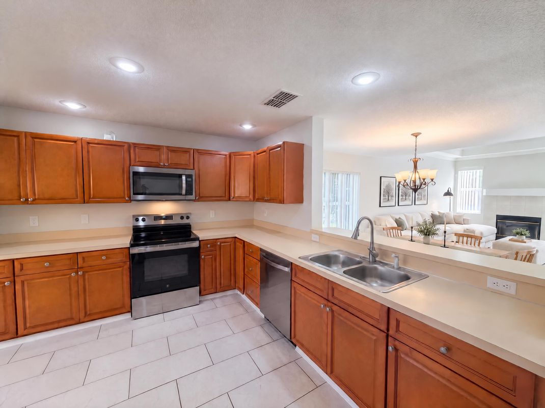 Property photo 2 of 2772 River Ridge Dr