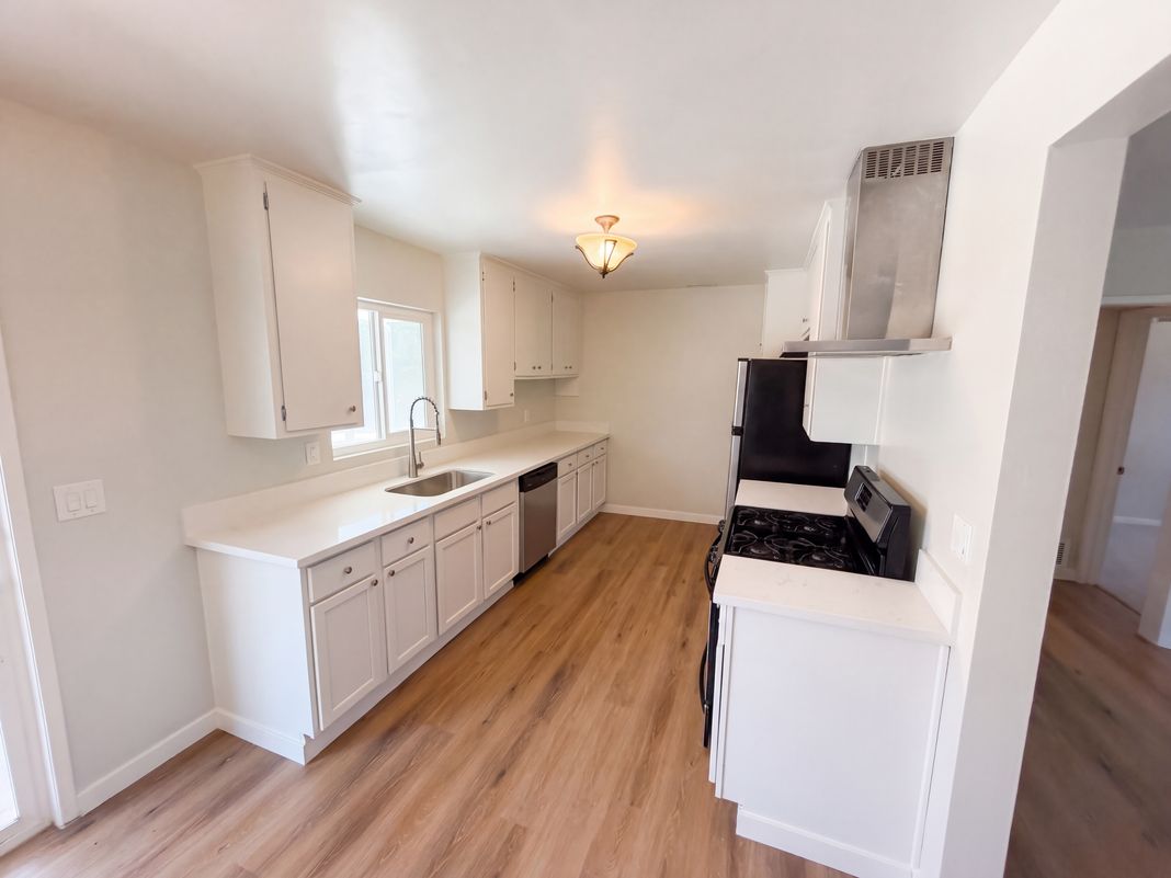 Property photo 2 of 3924 Grandon Ave