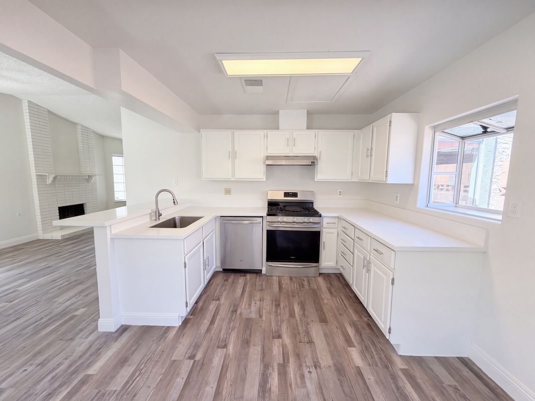 Property photo 2 of 2304 Sabroso St