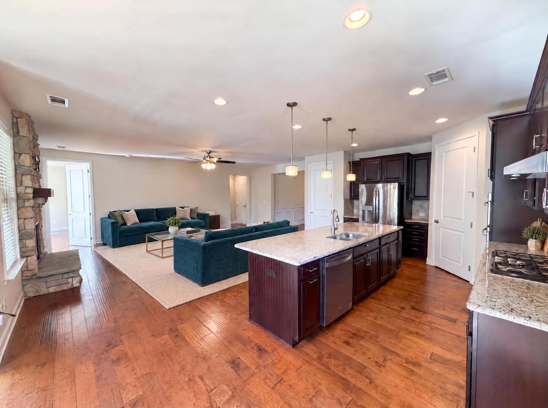 Property photo 2 of 9565 Horsebit Ln