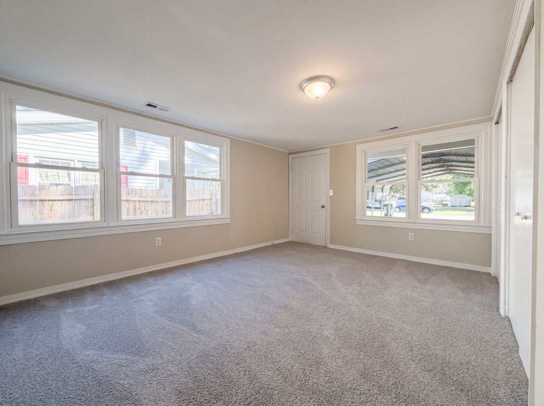 Property photo 3 of 107 Starling Street