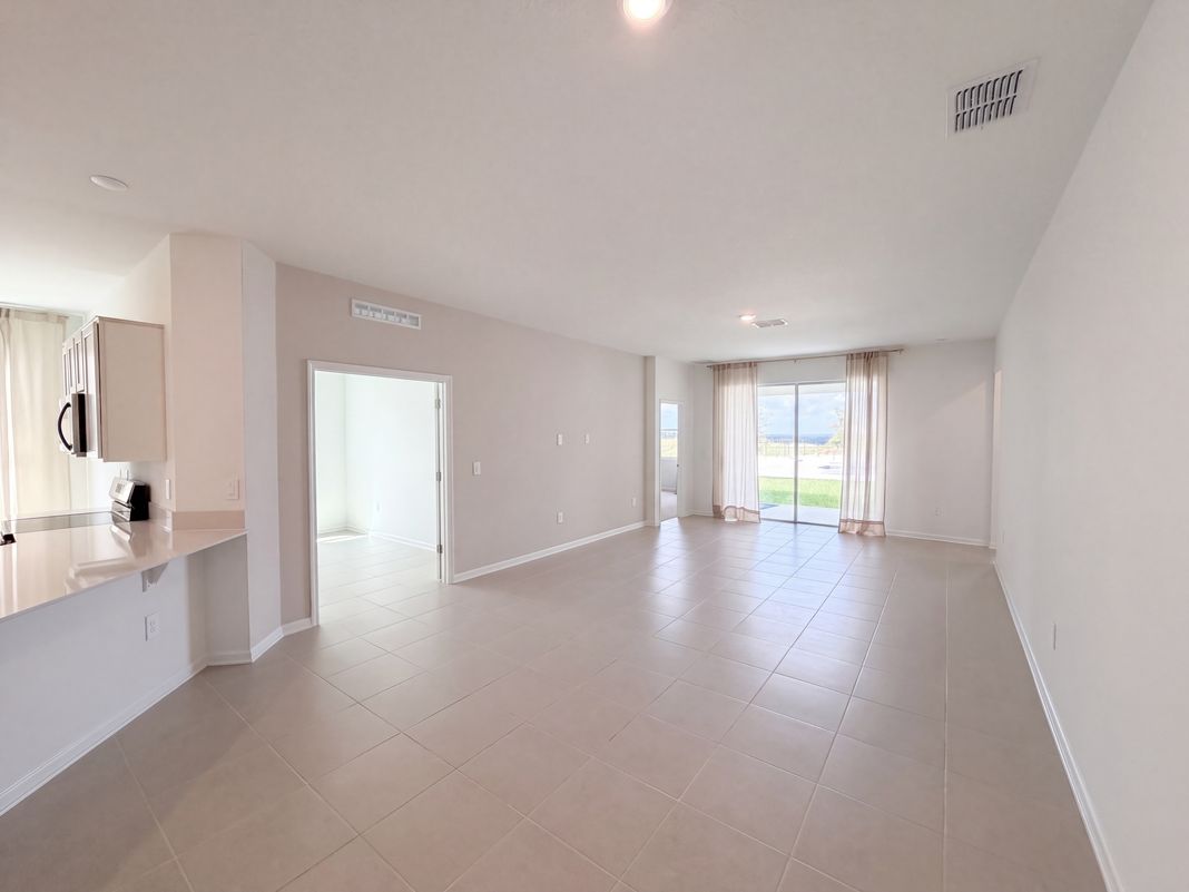Property photo 3 of 1520 Redwood Ln # M