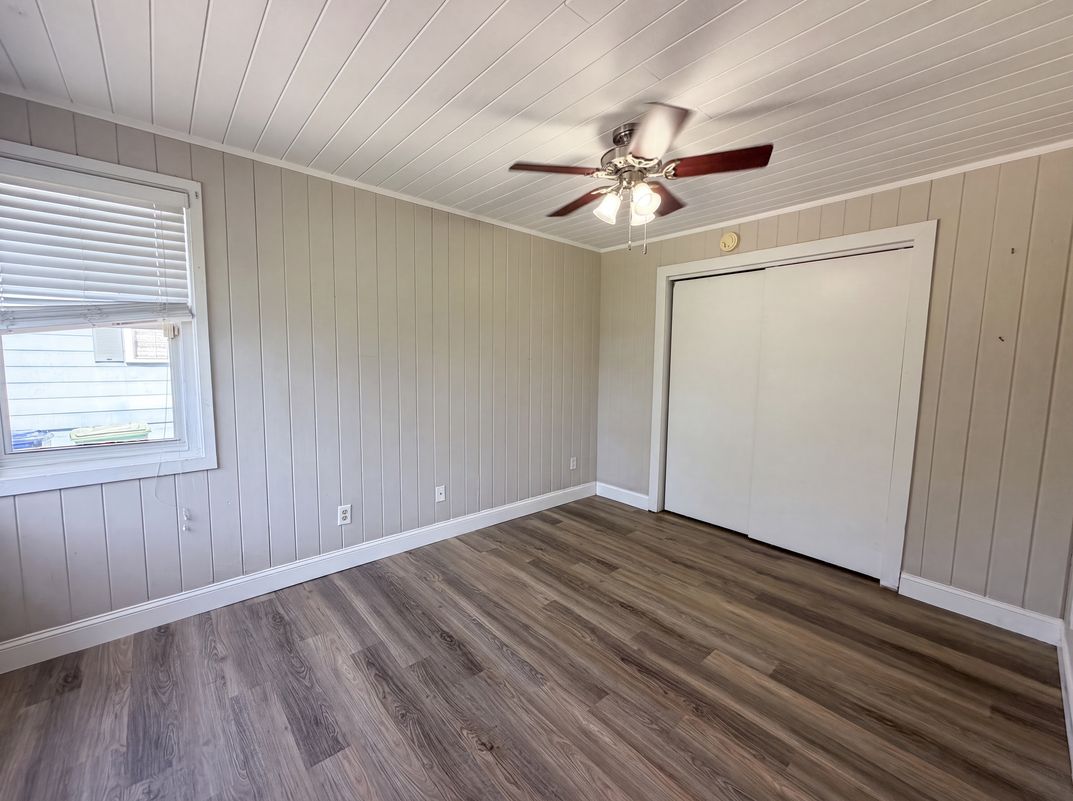 Property photo 3 of 1521 W River Shore Way