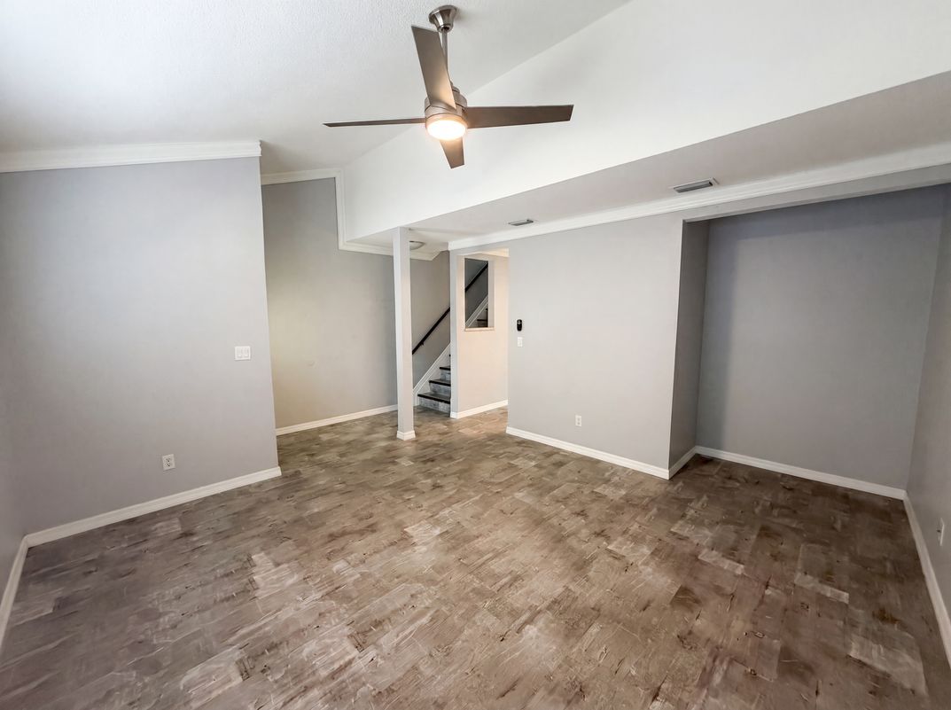 Property photo 3 of 2308 S Park Ave