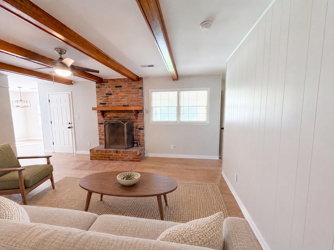 Property photo 3 of 1210 Arbor Ave SW