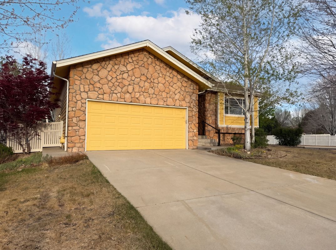 Property photo 1 of 10184 Ferncrest St