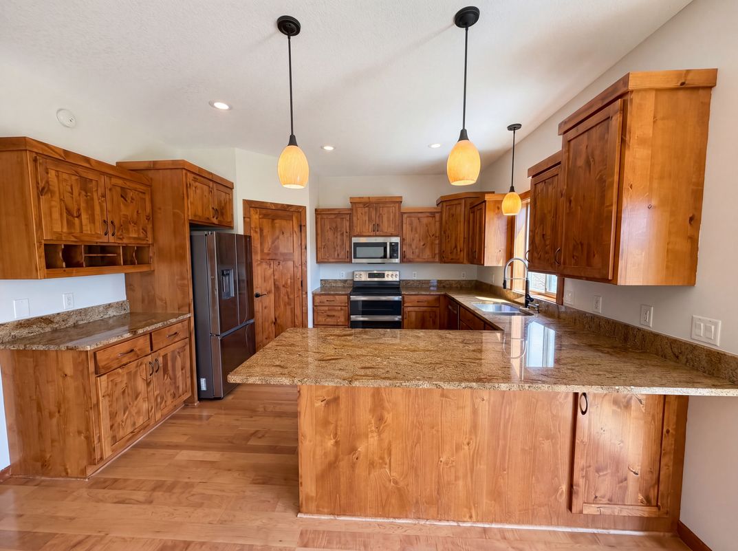 Property photo 2 of 3072 Nottingham Rd S
