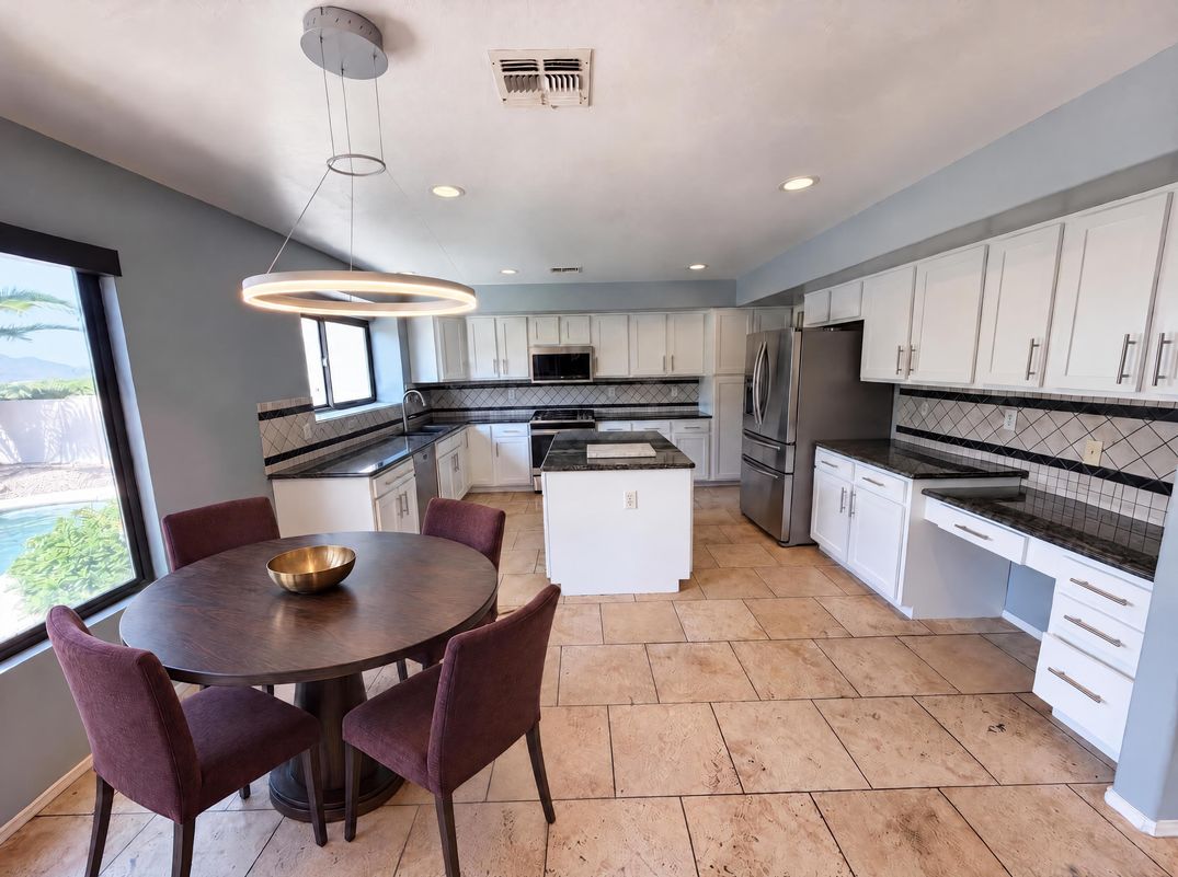 Property photo 2 of 2083 W Arizona Rose Dr