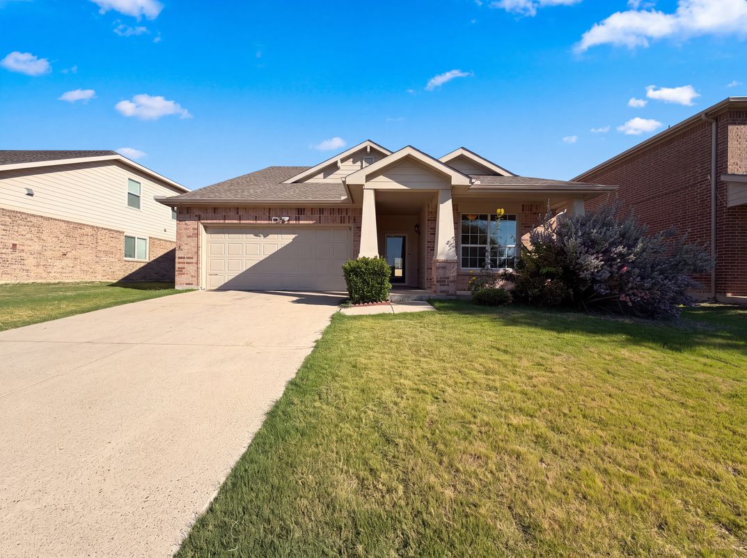 Property photo 1 of 1411 Niagara Falls Ct