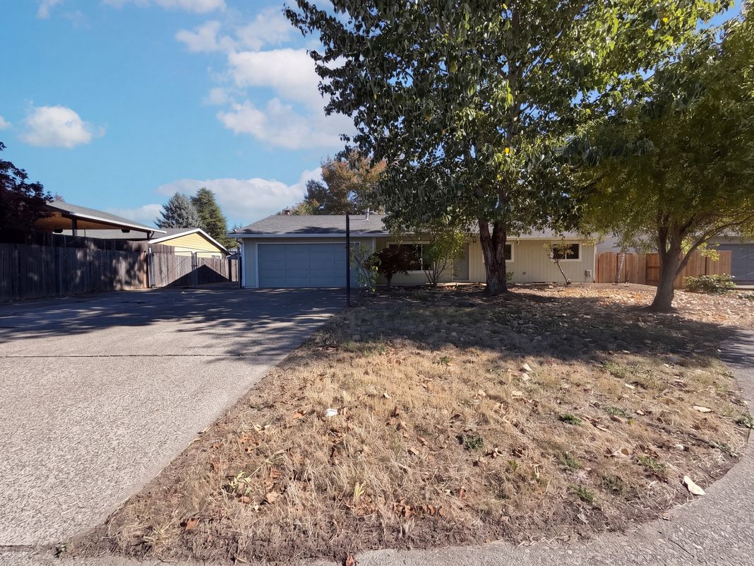 Property photo 1 of 2444 SE 55th Ave