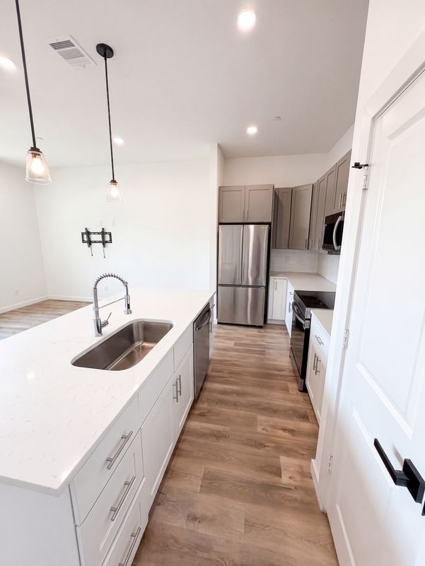Property photo 2 of 1020 17th St