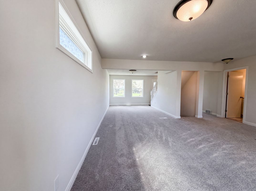 Photo 6 of 25 of 9429 Harkness Ave S, Cottage Grove, MN