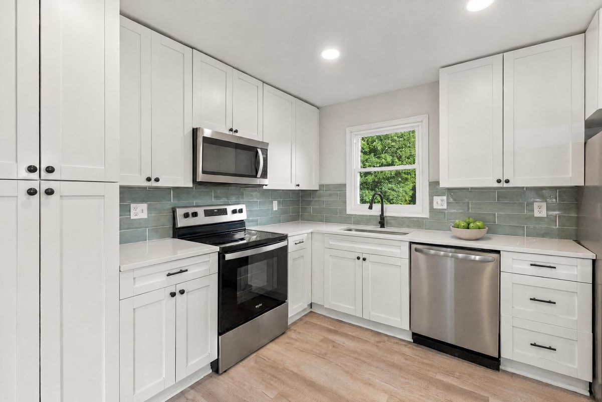 Property photo 2 of 13449 Nascoby Ln