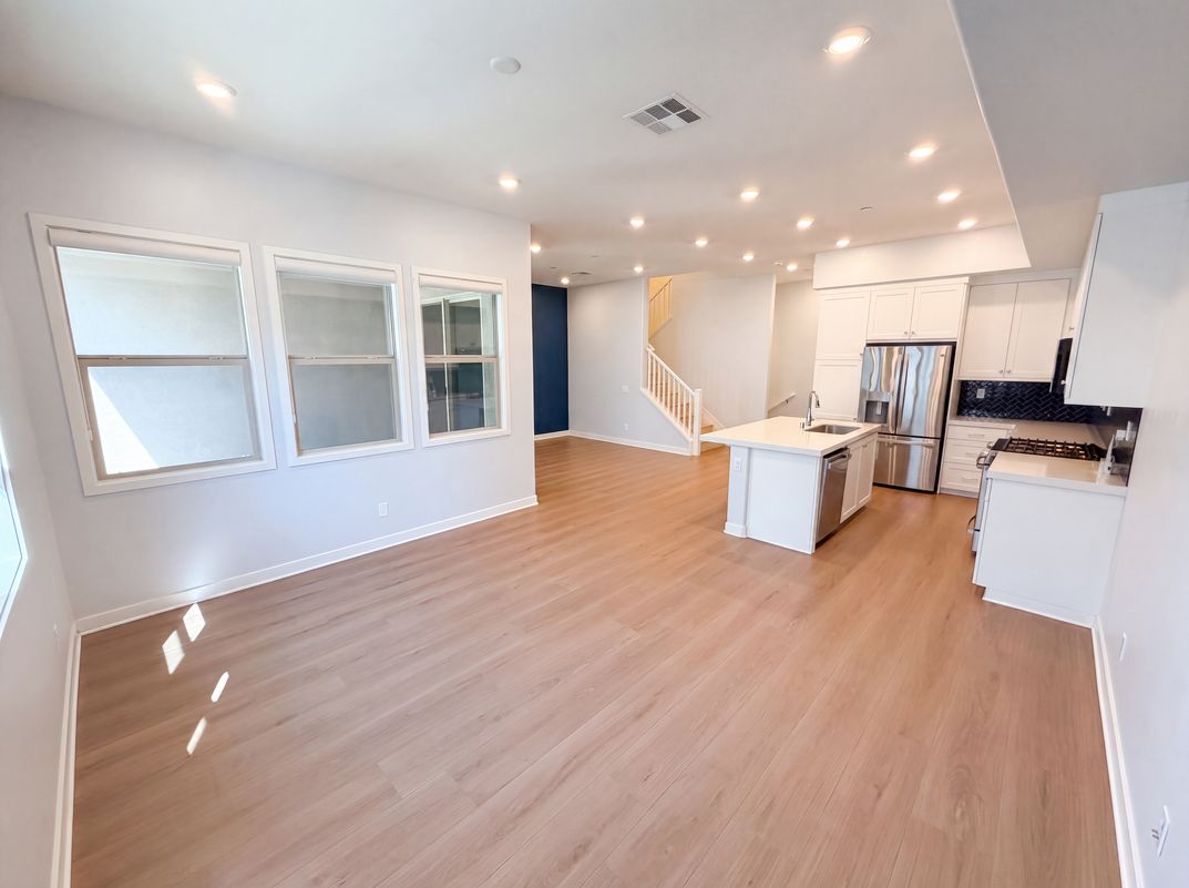 Property photo 3 of 1718 Hollyleaf Ter