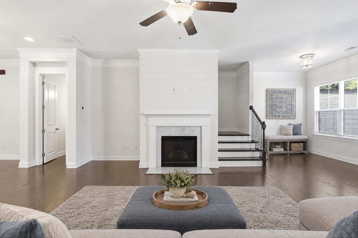 Property photo 3 of 1127 Provence Ln