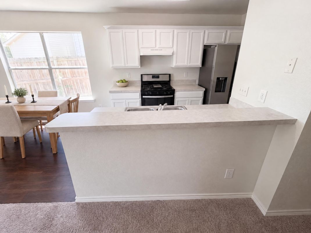 Property photo 2 of 1555 Parkfield Cir