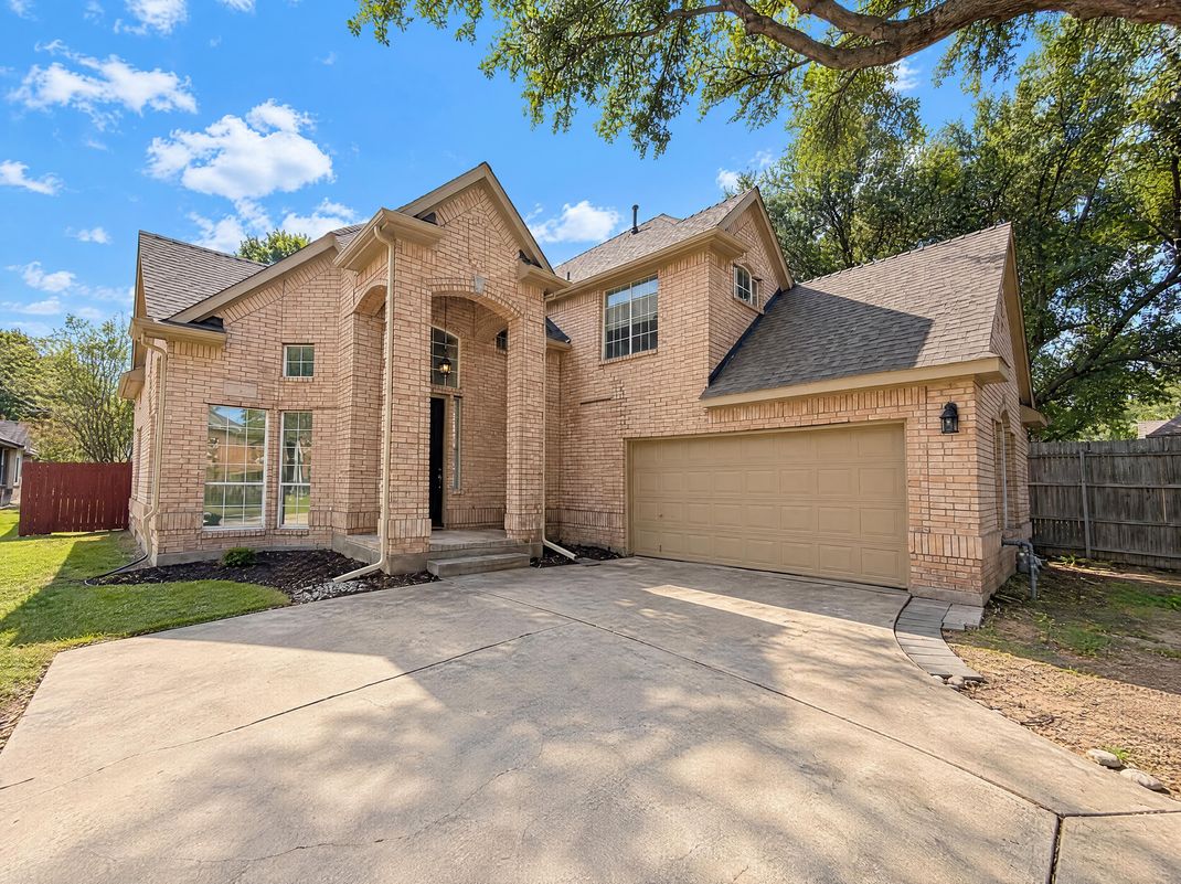 Property photo 1 of 1017 Laurel Oak Dr