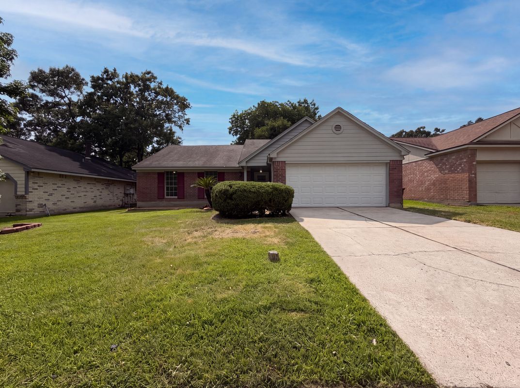 Property photo 1 of 4011 Hunnington Dr