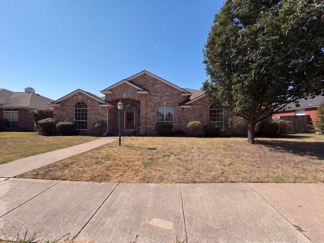 Property photo 1 of 2915 Olympia Dr