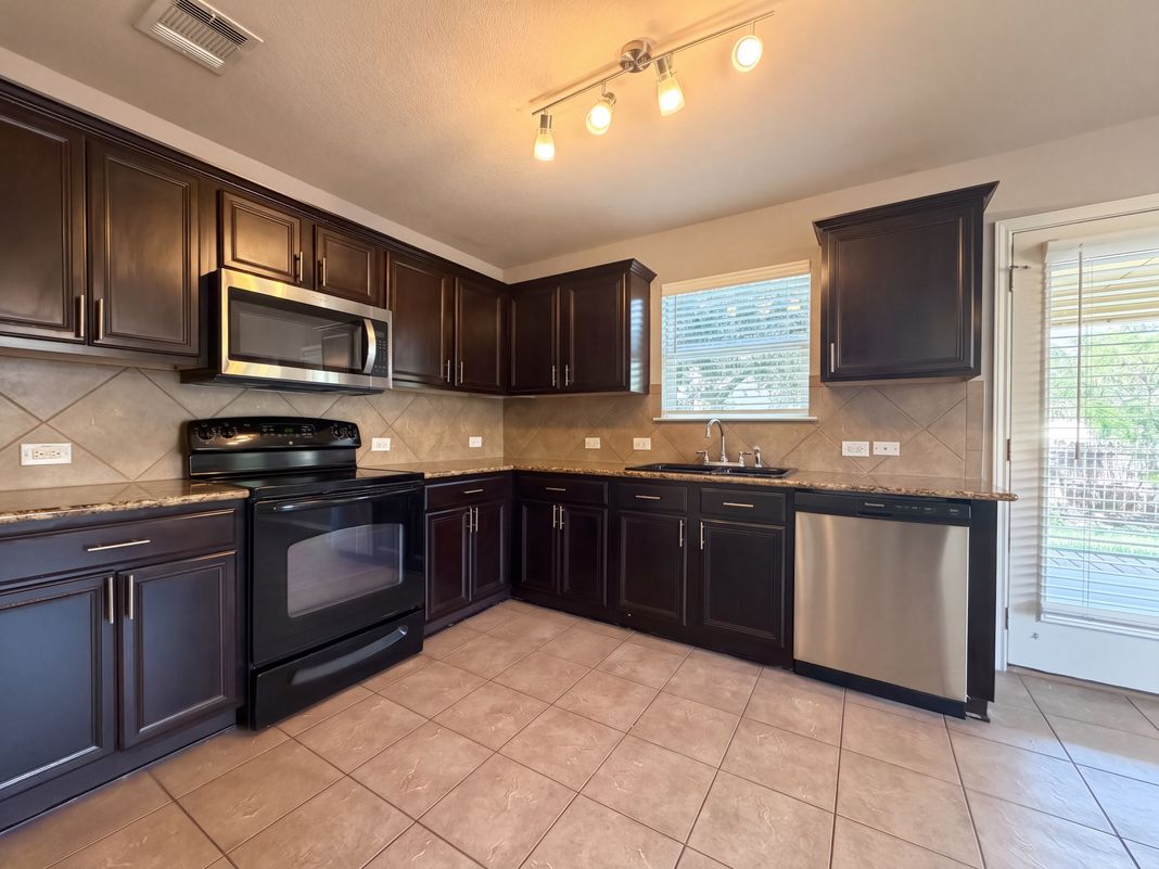 Property photo 1 of 2535 Fayette Dr