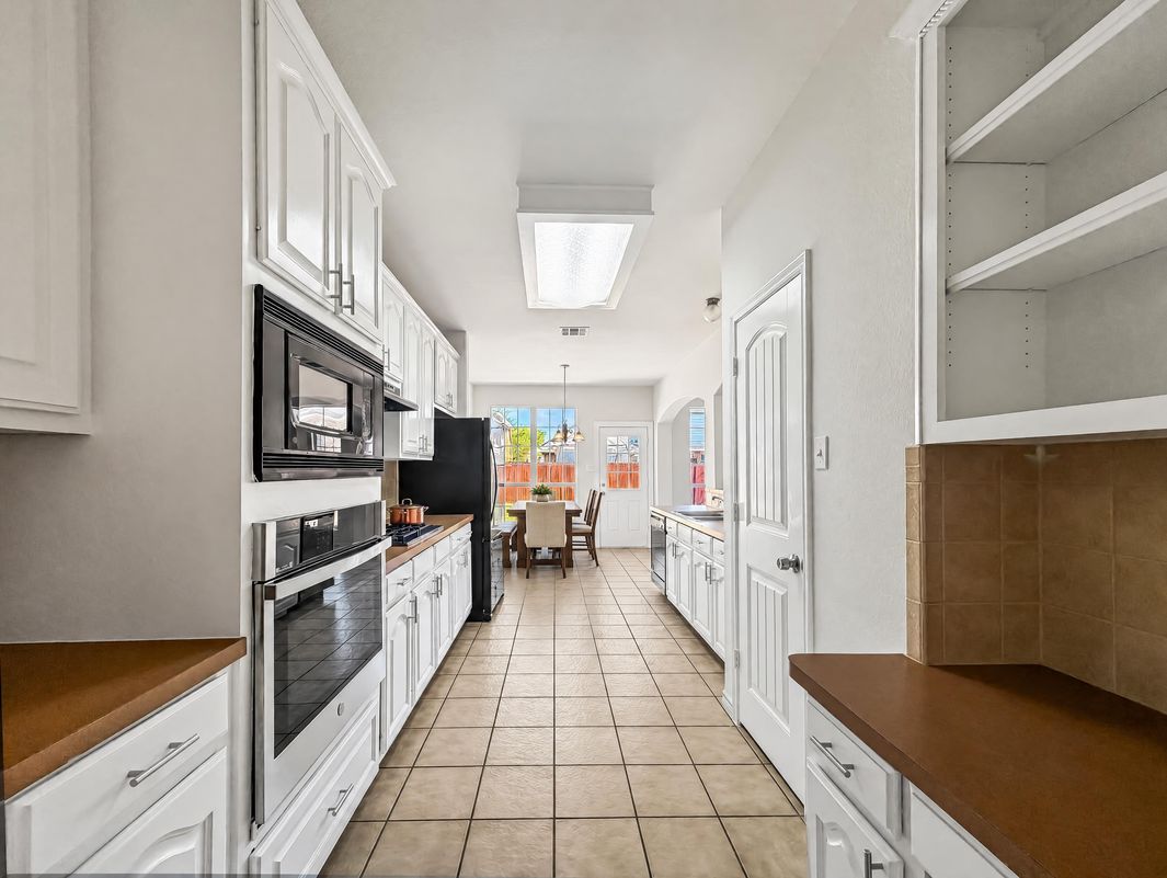 Property photo 2 of 8212 Boulder River Trl