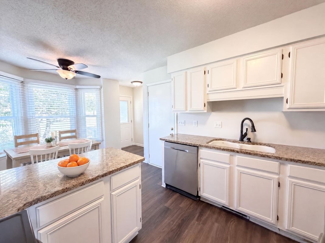 Property photo 2 of 1819 Bourne Cir