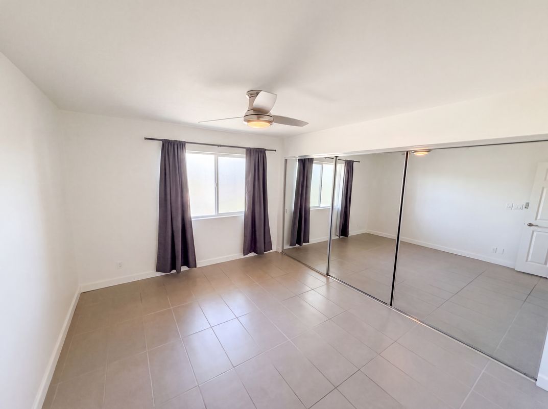 Property photo 3 of 5300 E Waverly Dr Apt H6