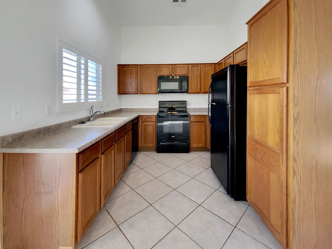 Property photo 2 of 9728 E Kiva Ave