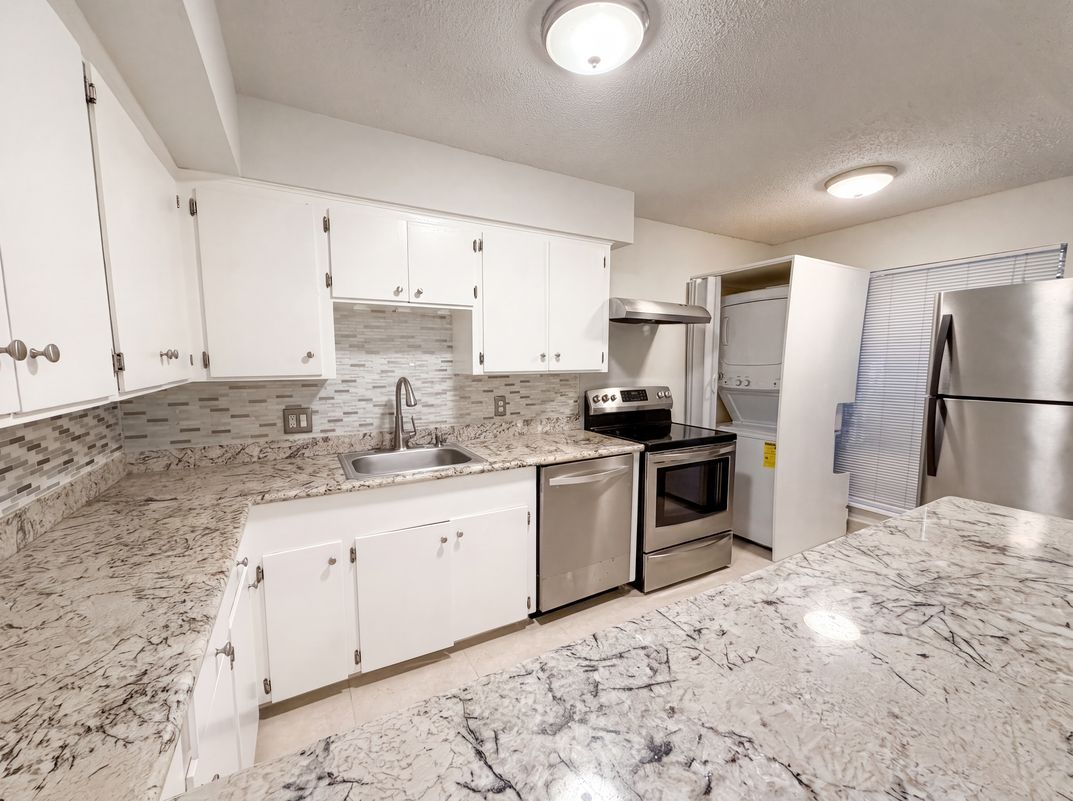 Photo 12 of 18 of 2503 McCue Rd, Houston, TX