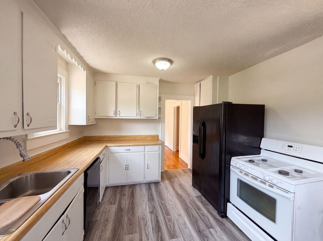 Property photo 2 of 309 E Blue Ridge Dr